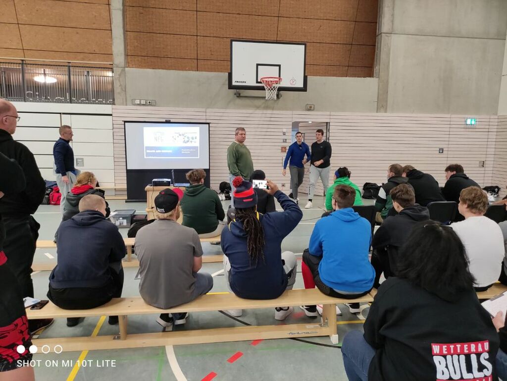 FootballSingberg2511_jk (2).jpg