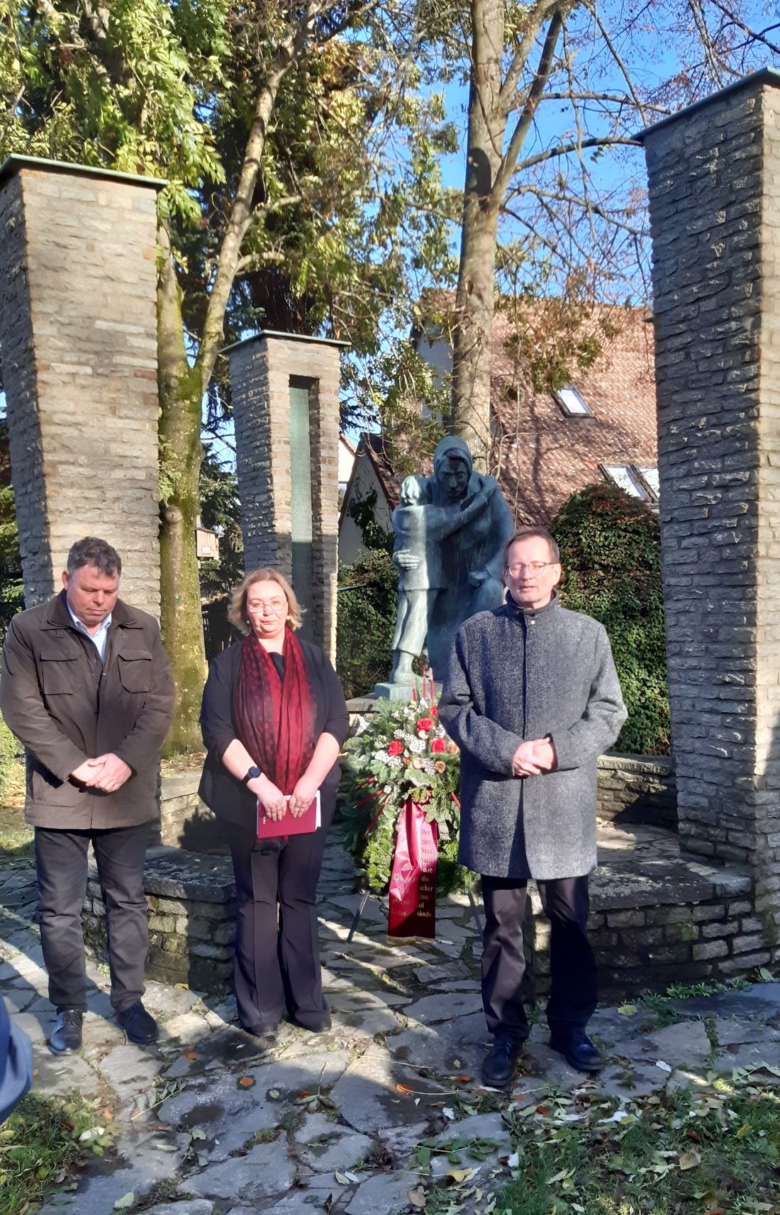 gedenkenamvolksrosbach az