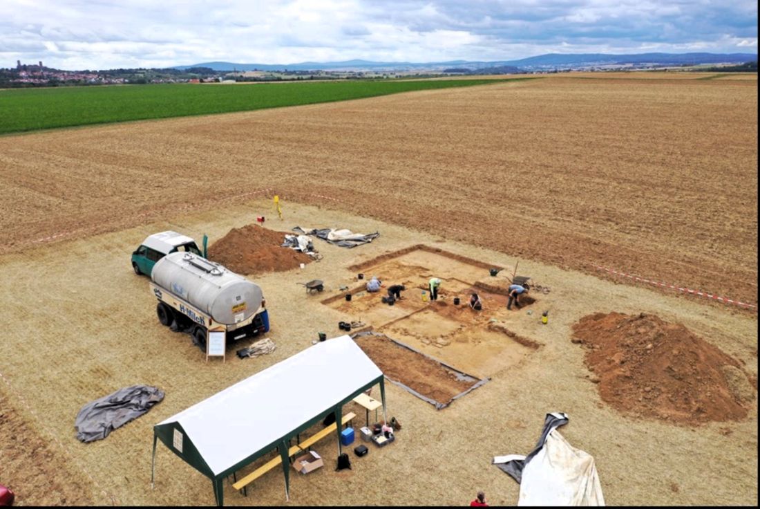 Bezirksarchologe Dr. Kai Mckenberger in Mzenberg1 AG