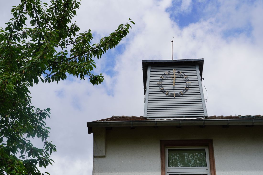 vonhausenuhrenturm az1