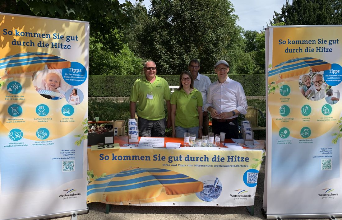 Eine groe Bhne r gegenseitige Untersttzung1 AG